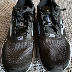 Brooks Women's Black Running Shoes - Lightweight Comfort